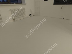 Однотонные полы в квартире, матовые и глянцевые, цвет может быть любой по RAL.