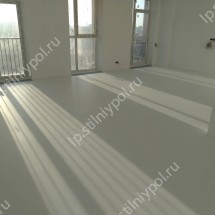 Однотонные полы в квартире, матовые и глянцевые, цвет может быть любой по RAL.